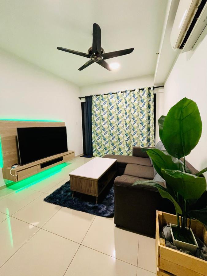 Homestay I-City Cantik, Tenang, Wifi, 4K Smart Tv, Netflix, Coway, Free Parking Shah Alam Exterior foto